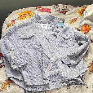 Aerie Light Gray Textured Button-Up Top